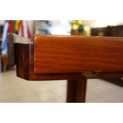 TABLE DE SALLE À MANGER DE PAQUEBOT