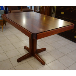 TABLE DE SALLE À MANGER DE PAQUEBOT