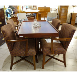 TABLE DE SALLE À MANGER DE PAQUEBOT