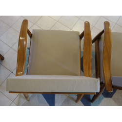 PAIRE DE FAUTEUILS EN TECK